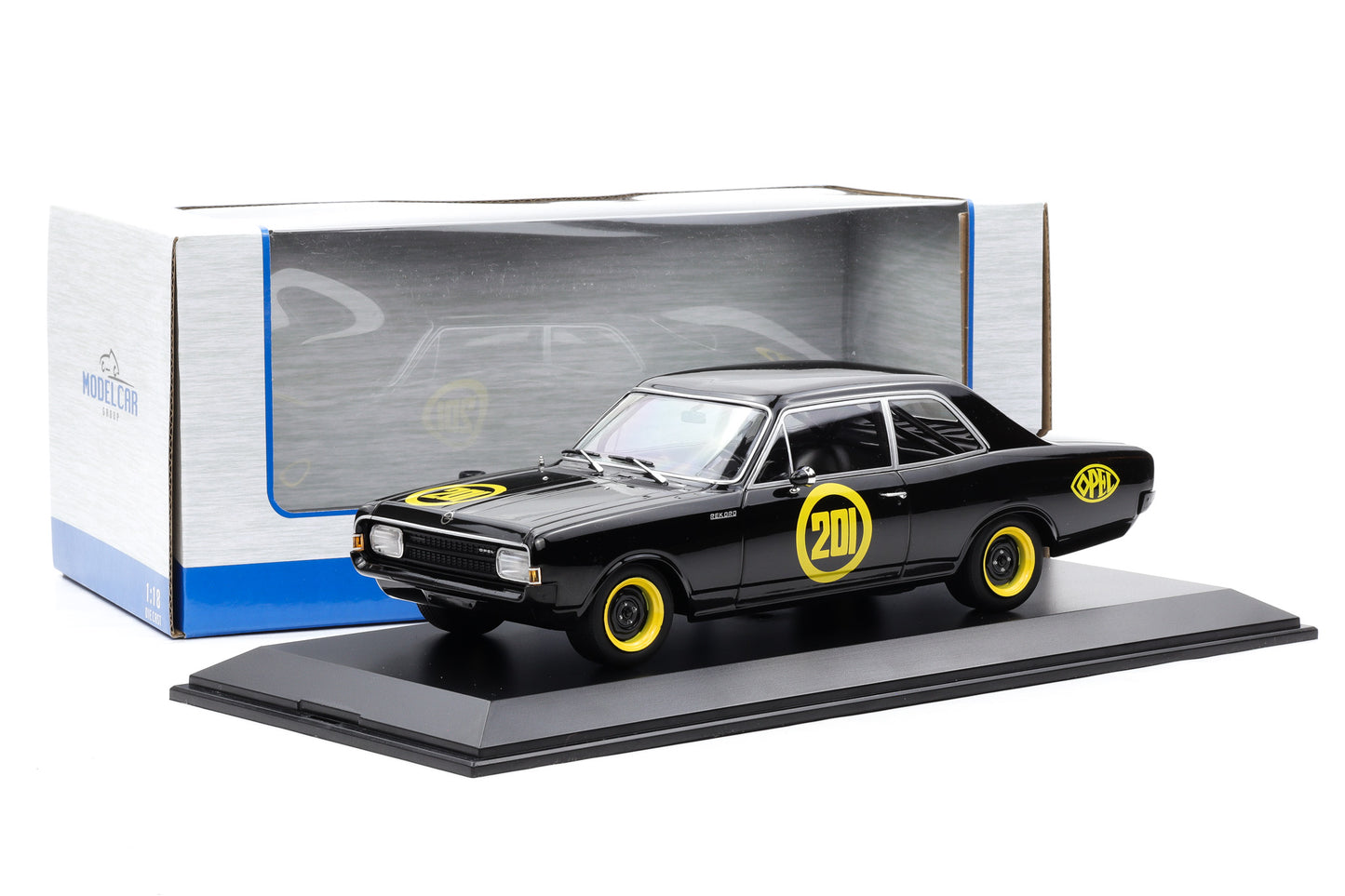 1:18 Opel Rekord C 1900 Schwarze Witwe 1967 MCG + Vitrine