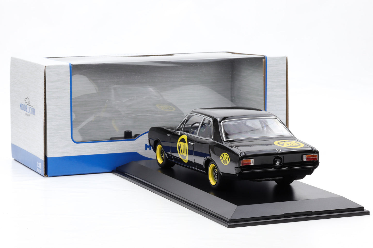1:18 Opel Rekord C 1900 Schwarze Witwe 1967 MCG + Vitrine