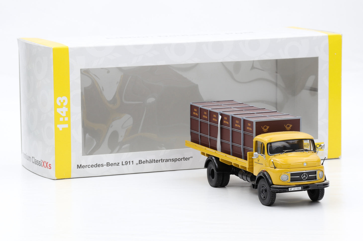 1:43 Premium Classixxs Mercedes-Benz L911 LKW Behältertransport Deutsche Post