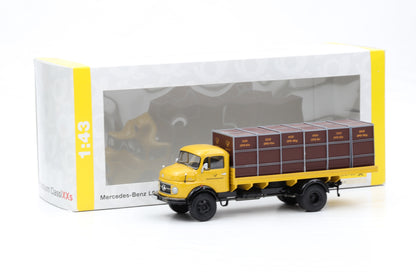 1:43 Premium Classixxs Mercedes-Benz L911 LKW Behältertransport Deutsche Post