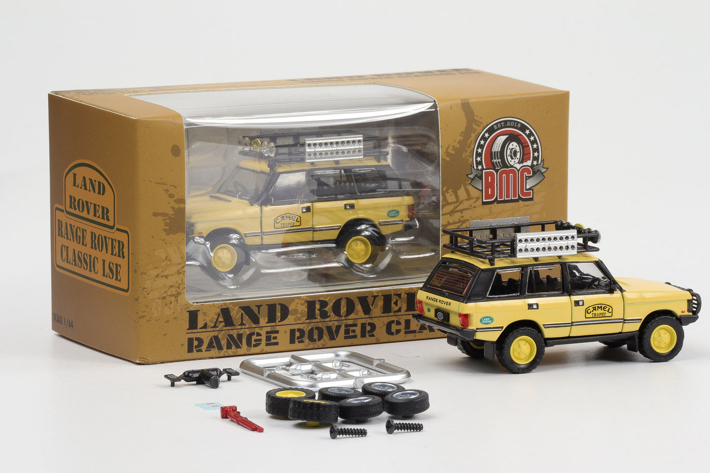 1:64 BMC Range Rover Classic LSE Camel Trophy RHD mit Zubehör