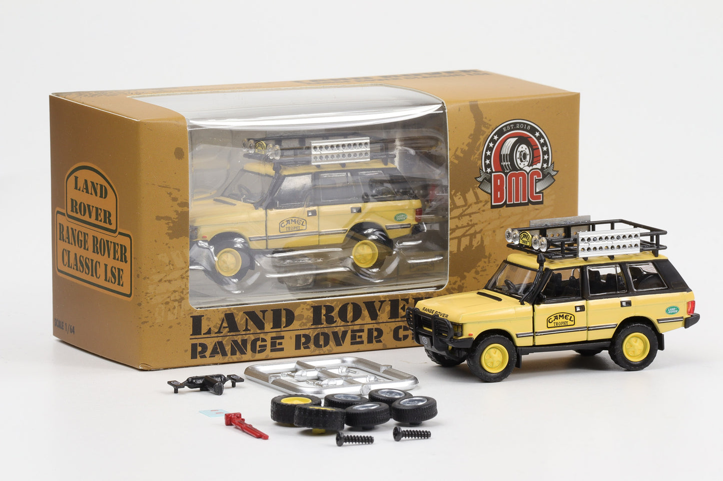 1:64 BMC Range Rover Classic LSE Camel Trophy RHD mit Zubehör