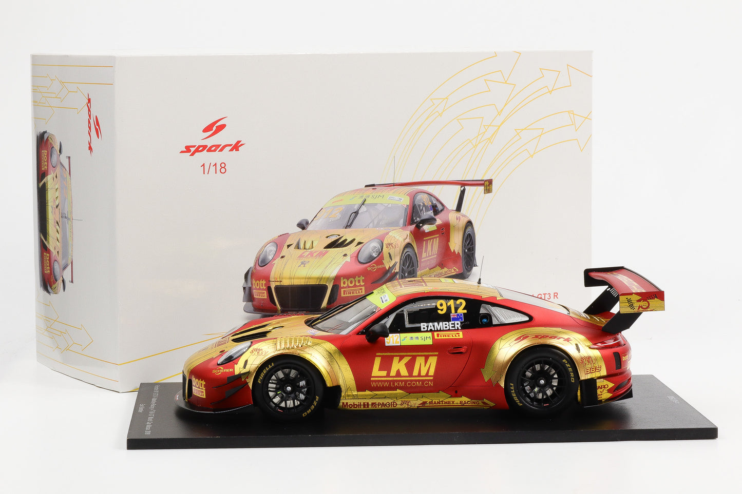 1:18 Spark Porsche 911 GT3 R 2018 Earl Bamber Manthey Racing Macau 18SA020