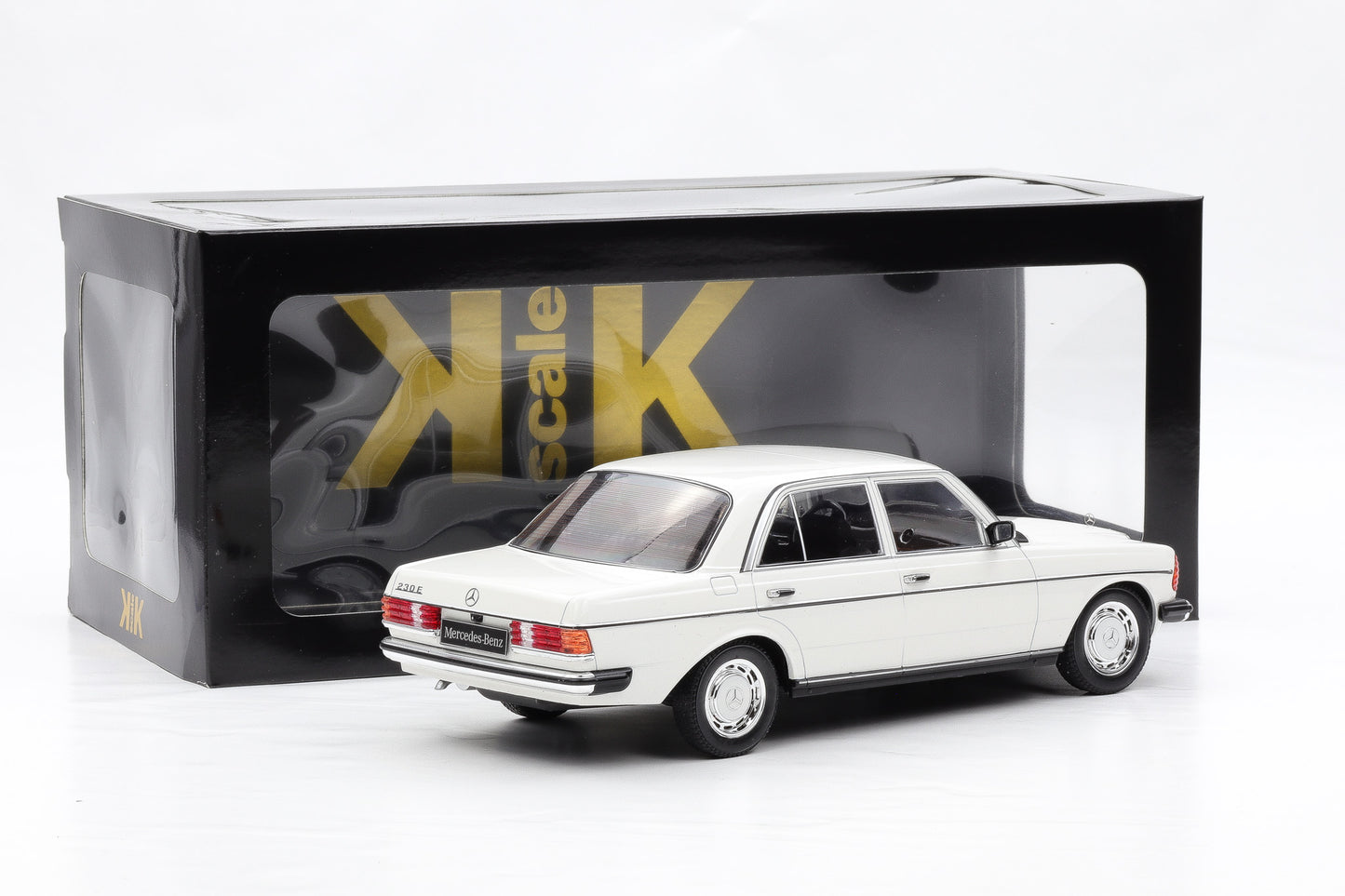 1:18 Mercedes-Benz 230E W123 Saloon 1975 weiss diecast KK Scale