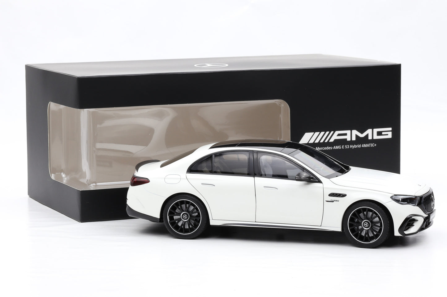 1:18 NZG Mercedes-Benz AMG E 53 Hybrid 4MATIC Opalith white magno Dealer