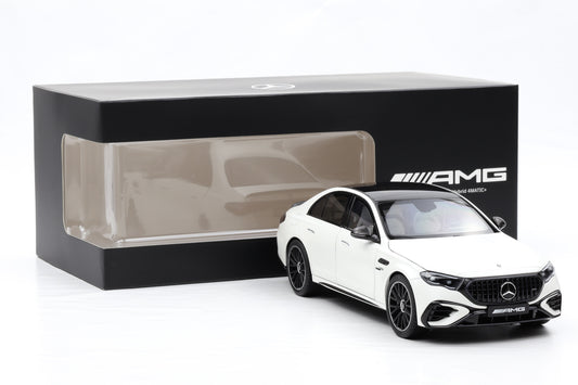 1:18 NZG Mercedes-Benz AMG E 53 Hybrid 4MATIC Opalith white magno Dealer