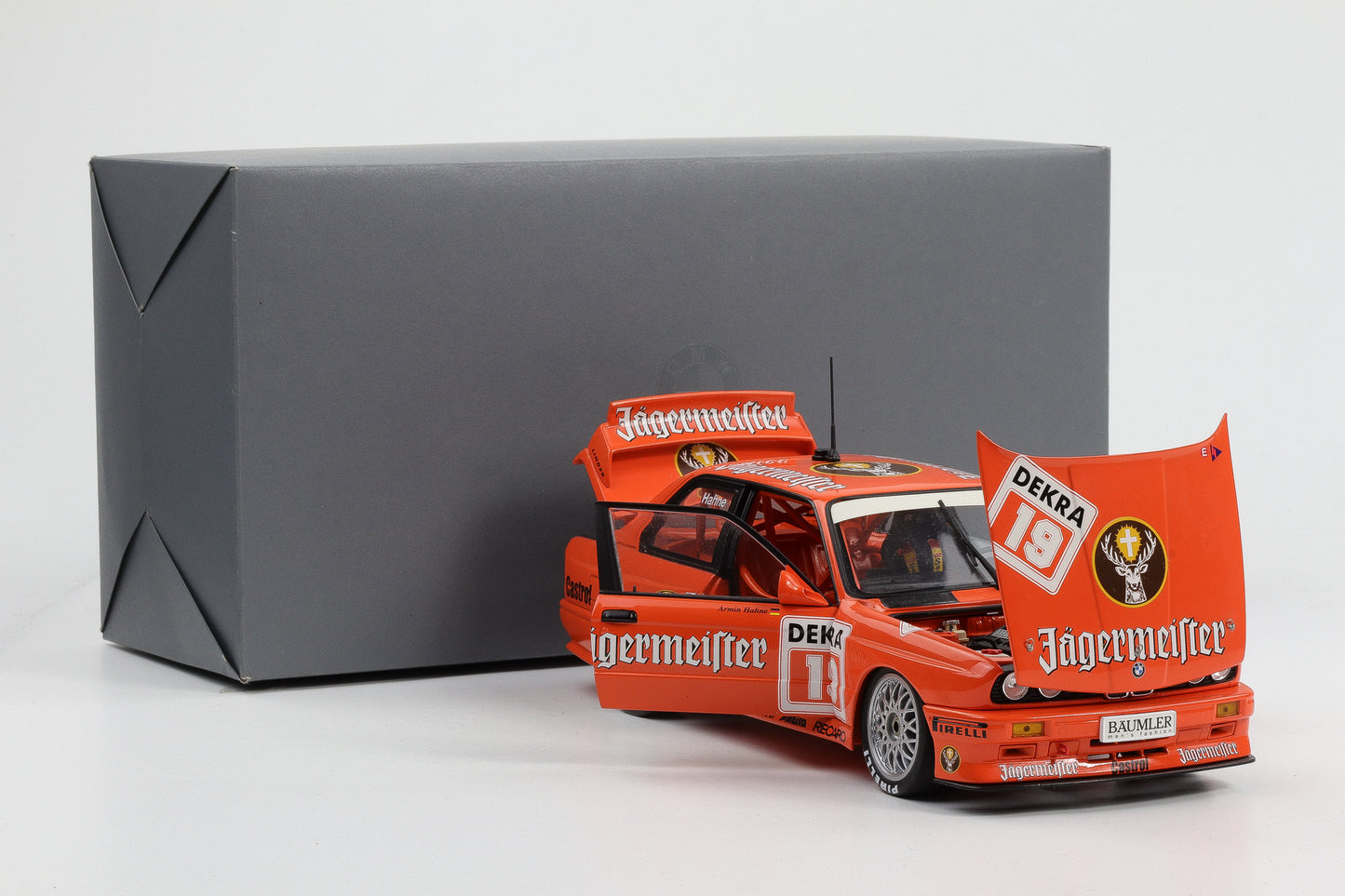 1:18 Minichamps BMW M3 E30 Hahne DTM 1992 Jägermeister Dealer