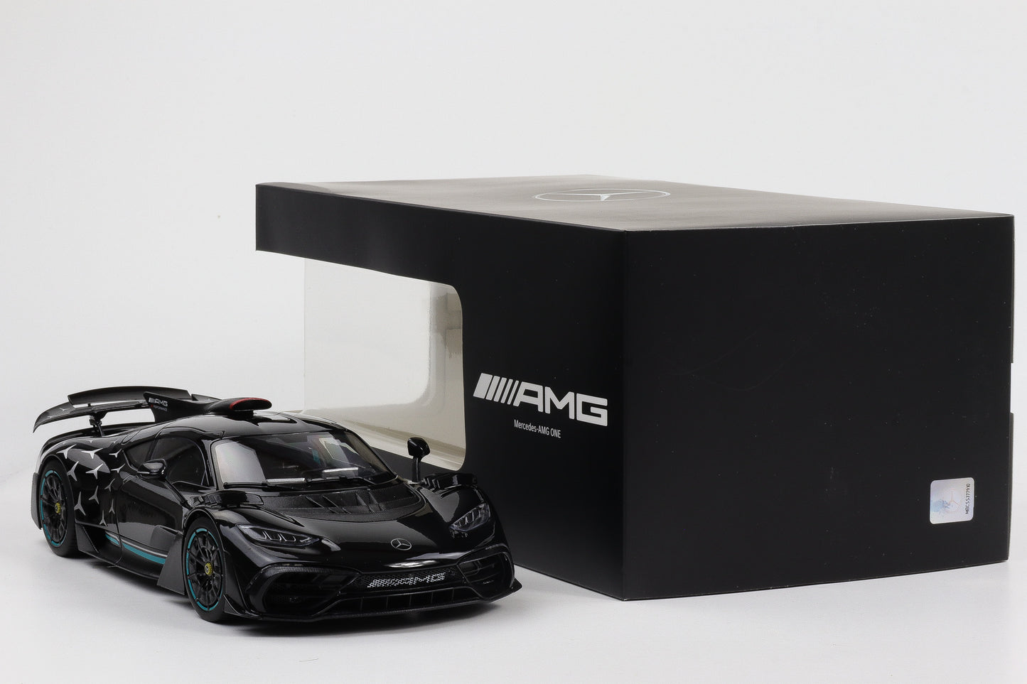 1:18 Mercedes-Benz AMG One Race Version C298 Obsidianschwarz NZG Dealer