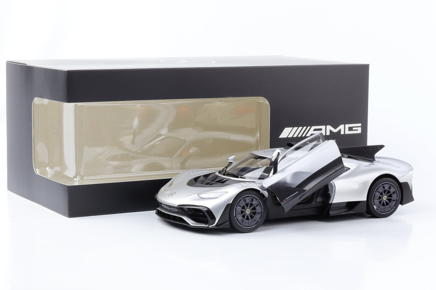 Concessionario Mercedes-Benz AMG One C 298 argento high-tech NZG in scala 1:18