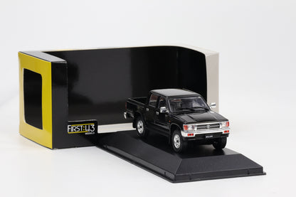 1:43 First Toyota Hilux SR5 schwarz 1997 F43-132 diecast