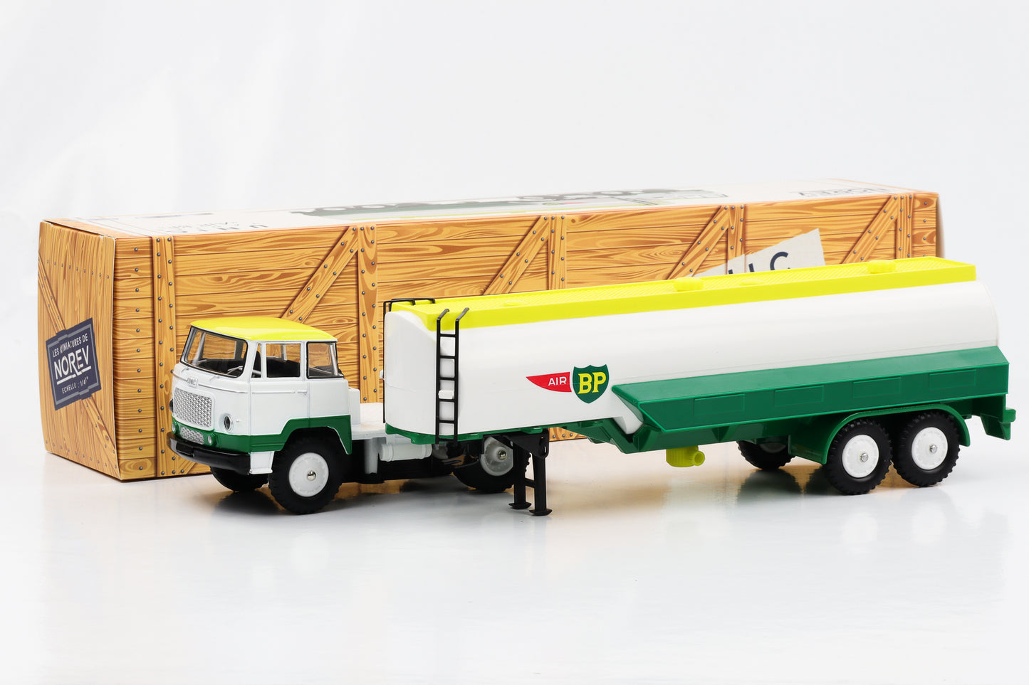 1:43 Unic Esterel شاحنة ناقلة Air BP باللون الأبيض والأصفر والأخضر Norev diecast