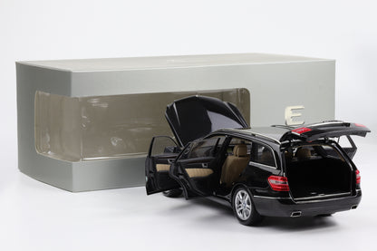 1:18 Minichamps Mercedes-Benz E-Klasse S212 T-Modell Cupritbraun metallic 2009