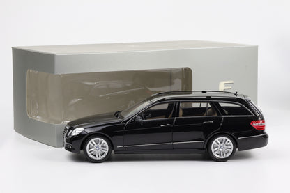 1:18 Minichamps Mercedes-Benz E-Klasse S212 T-Modell Cupritbraun metallic 2009