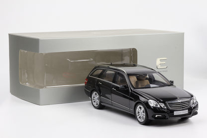 1:18 Minichamps Mercedes-Benz E-Klasse S212 T-Modell Cupritbraun metallic 2009