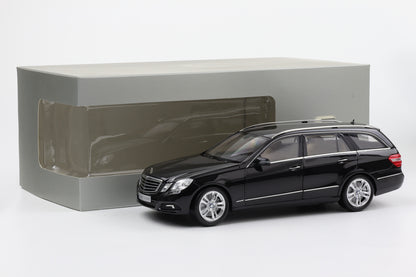1:18 Minichamps Mercedes-Benz E-Klasse S212 T-Modell Obsidianschwarz metallic 2009