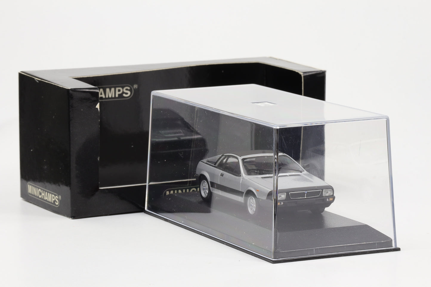 1:43 Minichamps Lancia Beta Montecarlo 1980 Grigio / Silber