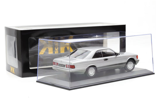 1:18 Mercedes-Benz 560 SEC C126 Coupe 1987 silber KK-Scale + Vitrine