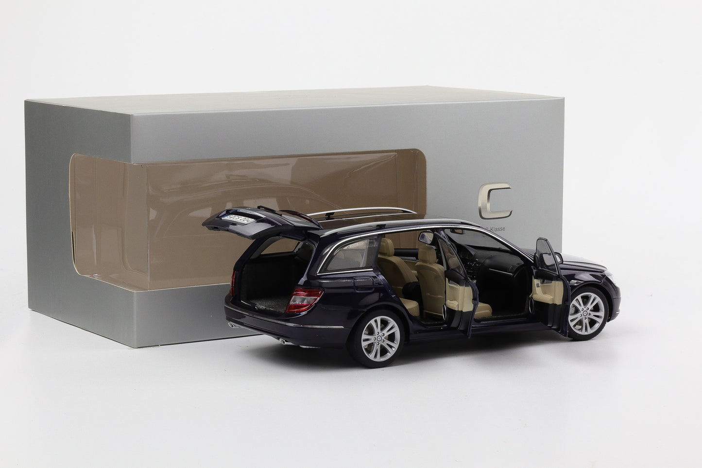 1:18 Autoart Mercedes-Benz C-Klasse S204 T-Modell Tansanitblau 2007