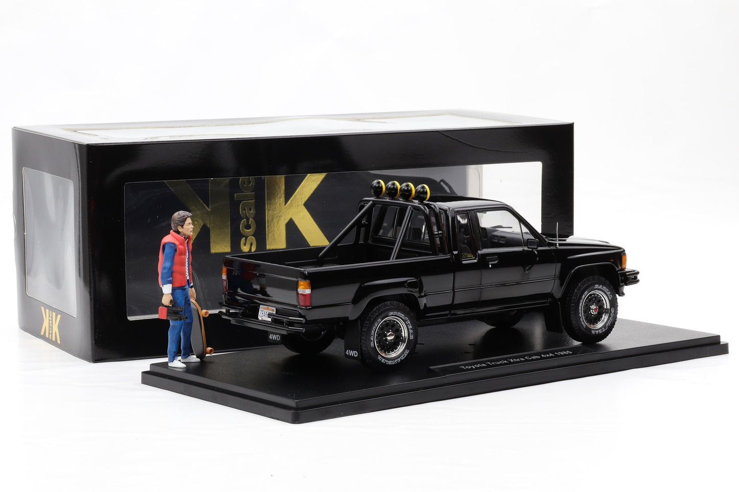 1:18 Toyota Hilux SR5 Back to future + Marty McFly Figur KK Scale
