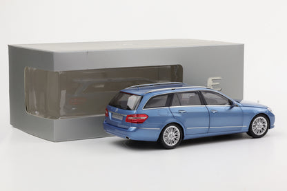 1:18 Minichamps Mercedes-Benz E-Klasse S212 T-Modell Indigolith metallic 2009