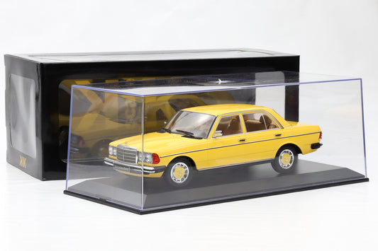1:18 Mercedes-Benz 230E W123 Saloon 1975 gelb KK Scale + Vitrirne