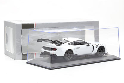 1:18 IXO Ford Mustang GT3 Racing Spec Plain Body Version 2024 + Vitrine