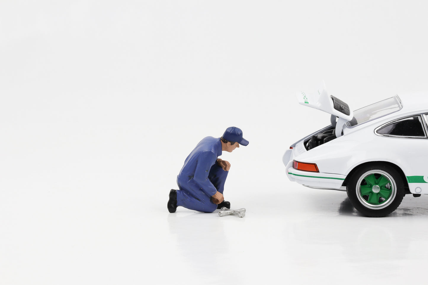Figura 1:24 Juan mecánico de autos con llave para tuercas de rueda Figuras American Diorama
