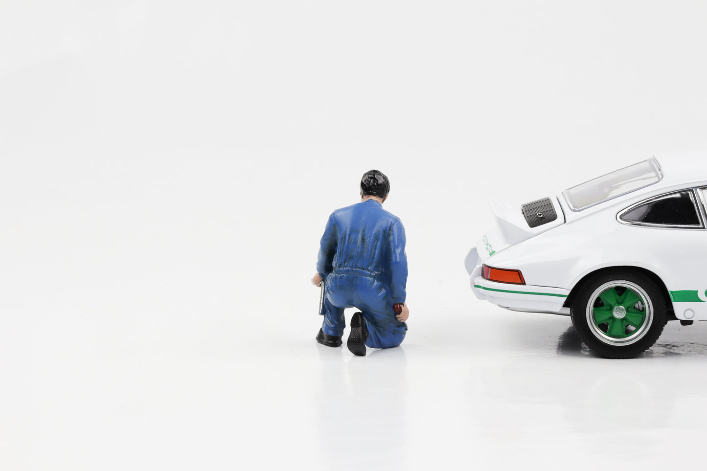 1:24 Figur Auto-Mechaniker Jerry kniend Schraubenzieher American Diorama Figuren