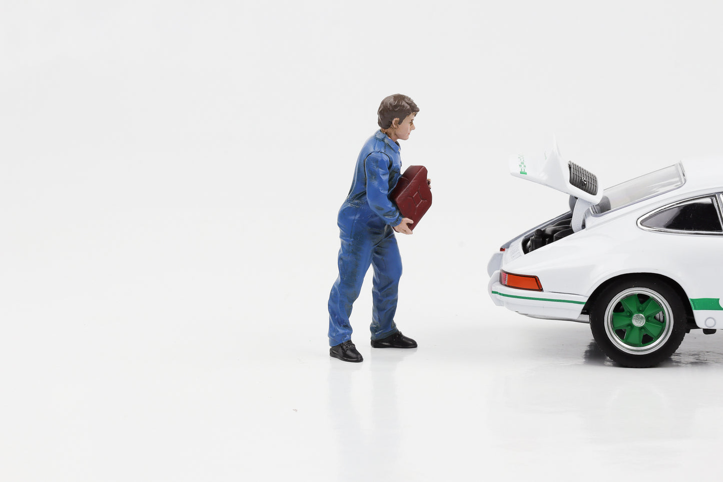 Figura 1:24, mecânico de automóveis Dan com vasilha de óleo, figuras do Diorama Americano