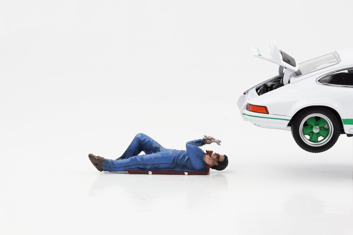 Figura 1:24 mecánico de automóviles Paul linterna acostada figuras American Diorama