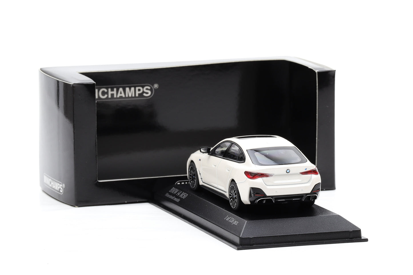 1:43 Minichamps BMW i4 M50 Mineralweiß metallic 2022