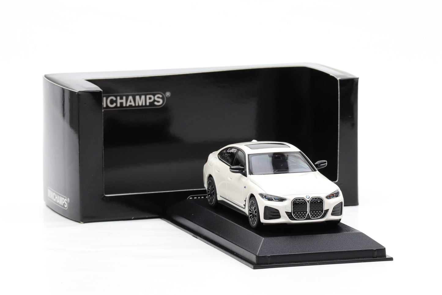 1:43 Minichamps BMW i4 M50 Mineralweiß metallic 2022