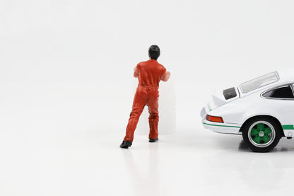 1:24 Figure Classic Race Mechanic Ken pushing orange American Diorama figures