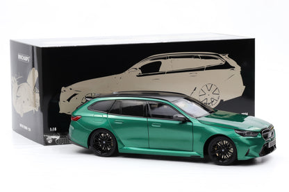 1:18 Minichamps BMW M5 Touring 2024 (G90) 2024 green metallic full opening