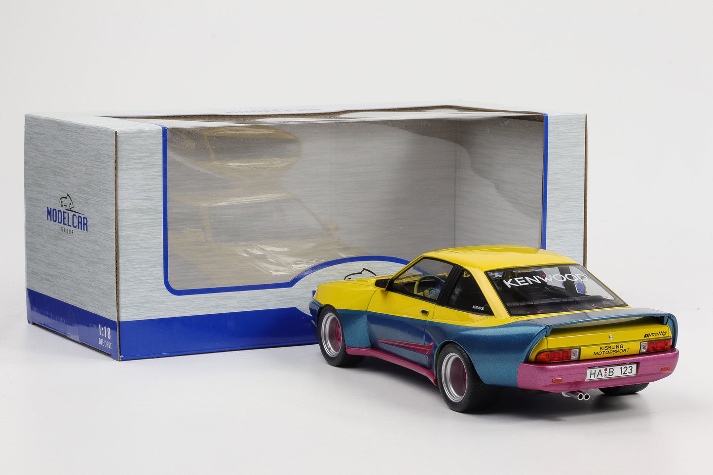 1:18 Opel Manta B Mattig Moviecar Film Manta Manta 1991 MCG diecast