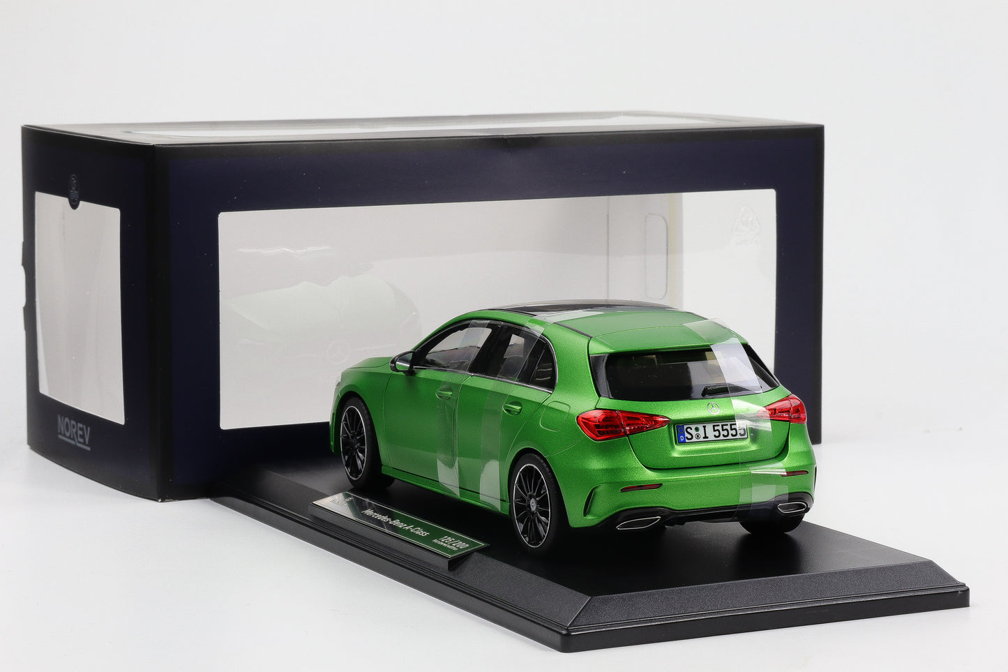 1:18 Mercedes-Benz W177 A-Class 2018 green metallic full opening limited 200 pcs