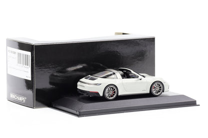 1:43 Porsche 911 992 Targa 4 GTS 2021 grigio gesso Minichamps