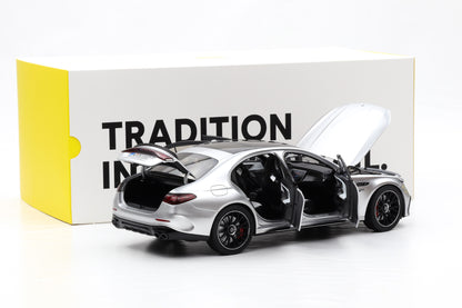 1:18 NZG Mercedes-Benz AMG E 53 Hybrid 4Matic+ (W214) 2024 hightechsilber