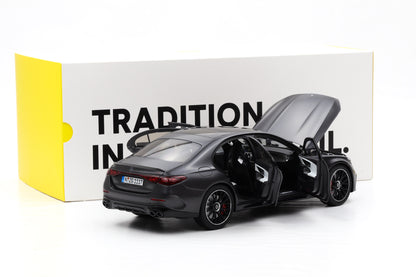 1:18 NZG Mercedes-Benz AMG E 53 Hybrid 4Matic+ (W214) 2024 graphitgrau magno