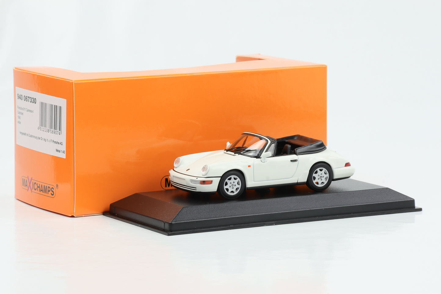 1:43 Porsche 911 964 Carrera 4 Cabriolet white Maxichamps Minichamps