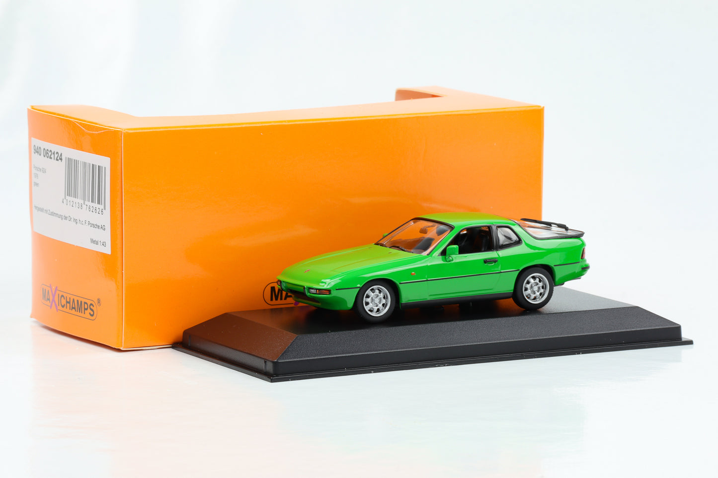 1:43 Porsche 924 grün 1978 Maxichamps Minichamps