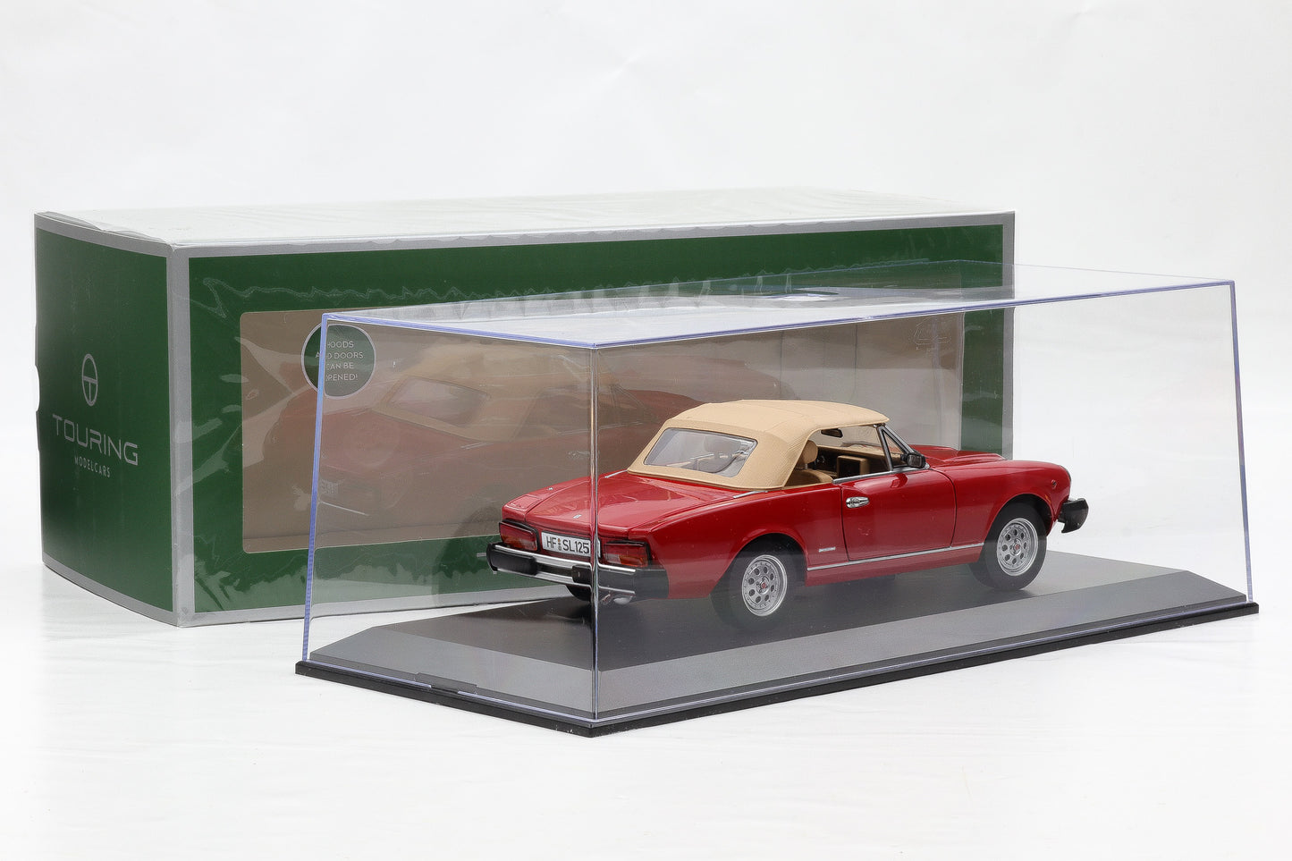 1:18 Fiat 124 Pininfarina Spidereuropa 1982 rosso vivo + Vitrine Touring Modelcars