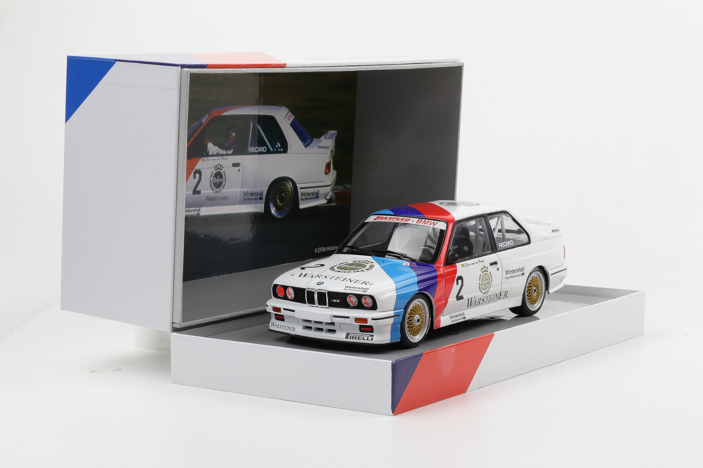 1:18 WERK83 BMW M3 E30 #2 DTM 1987 Eric van de Poele Warsteiner Collectors box