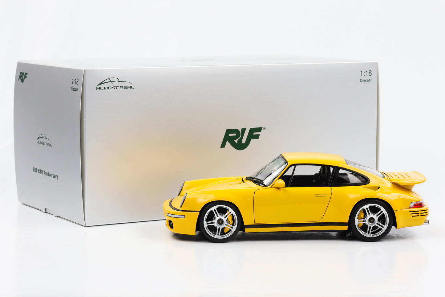 1:18 Porsche 911 RUF CTR Anniversary construído em 2017, amarelo flor Quase Real