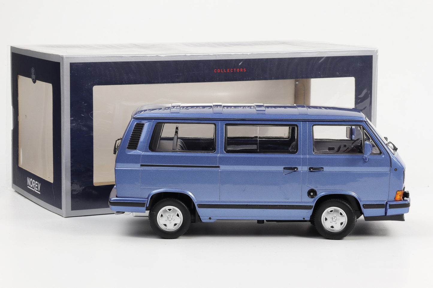 1:18 Norev Volkswagen Bus T3 BLUESTAR 1990 limited diecast 188540