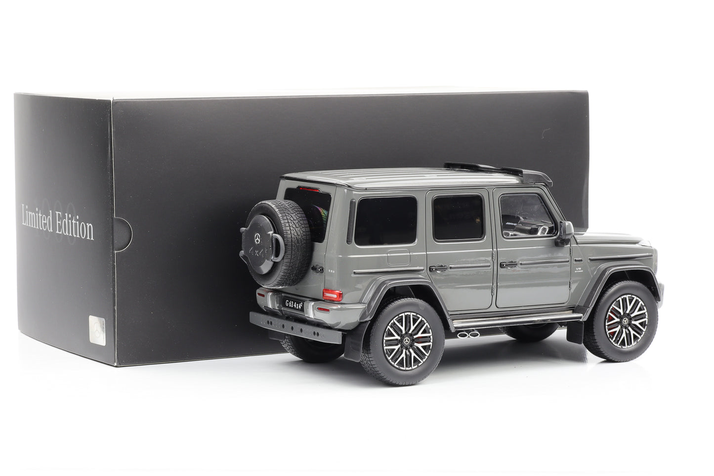 1:18 Mercedes-Benz AMG G 63 4x4 classic gray crazy iScale Dealer Limited