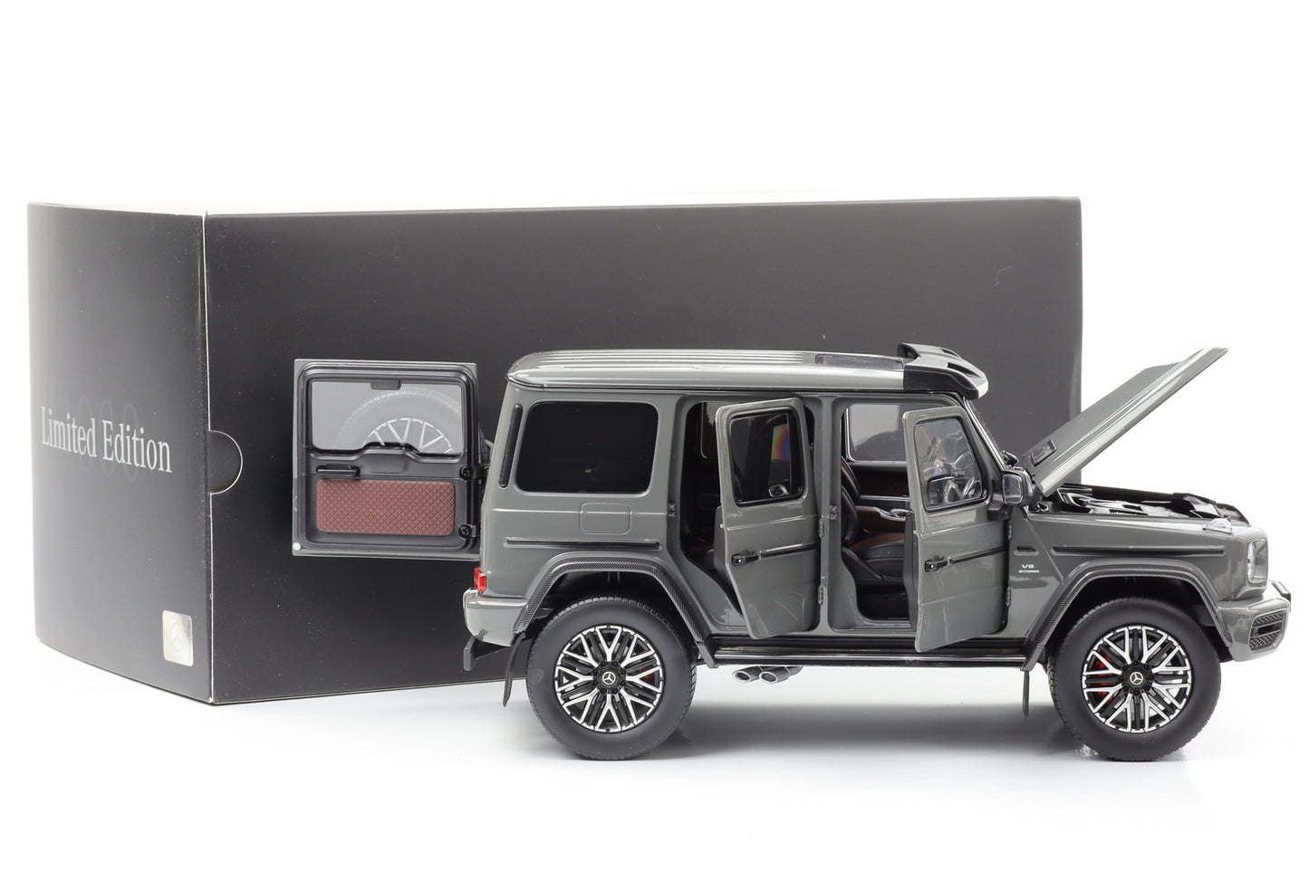 1:18 Mercedes-Benz AMG G 63 4x4 classic gray crazy iScale Dealer Limited