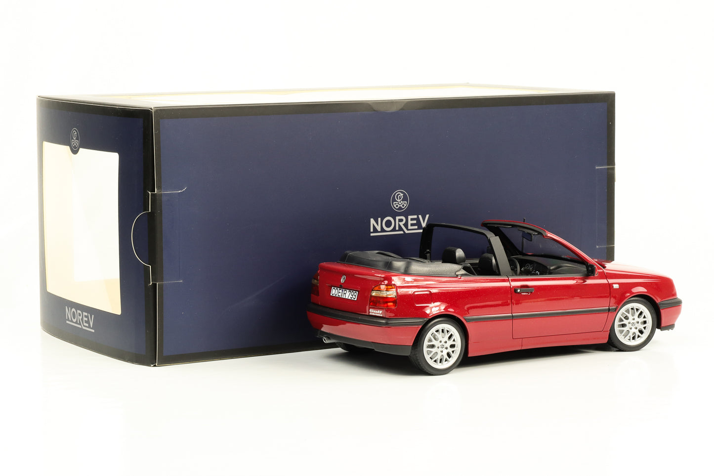 1:18 VW Golf III Cabriolet 1995 vermelho escuro metálico Norev