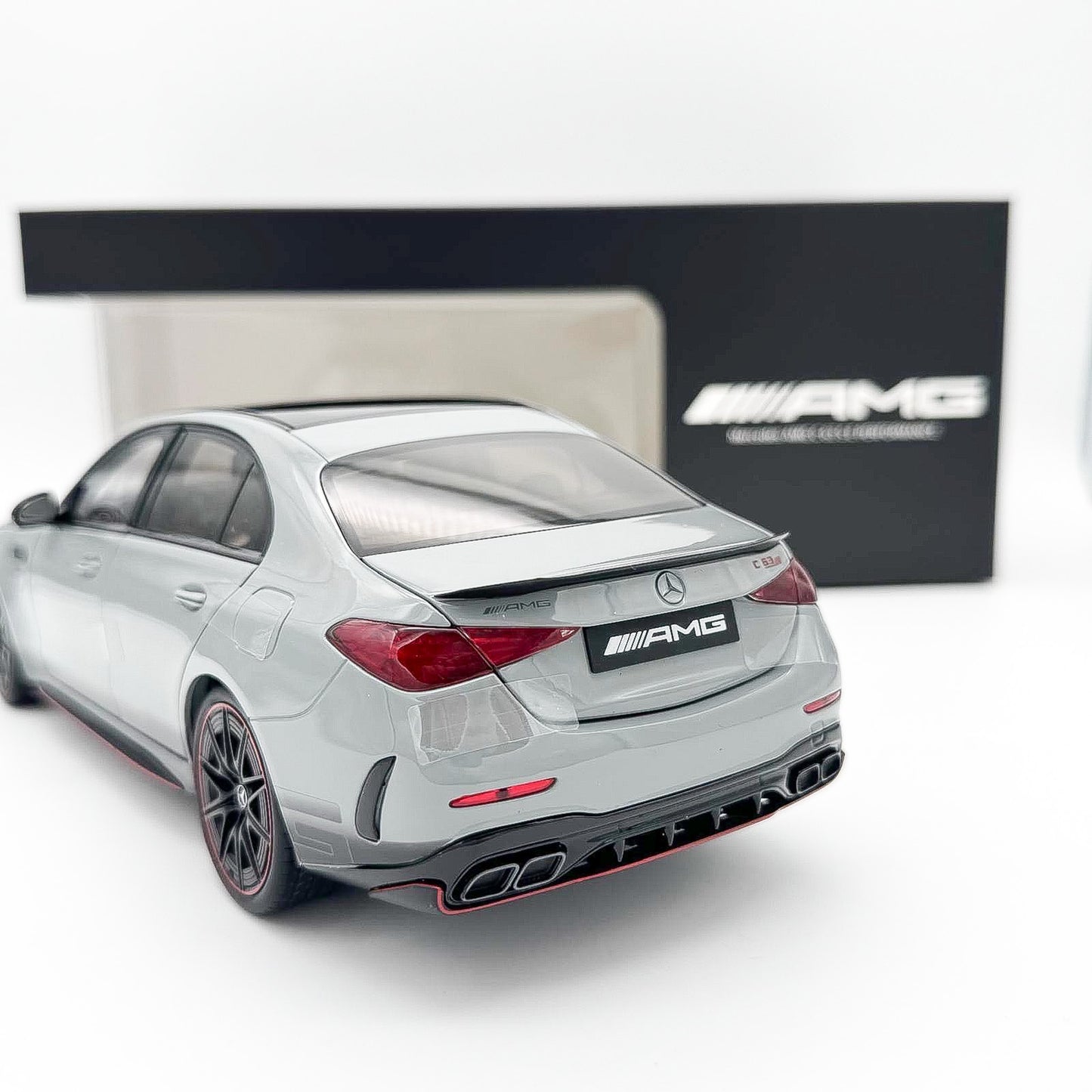 1:18 Mercedes-Benz W206 AMG C63S E Performance F1 Edition alpingrau uni NZG