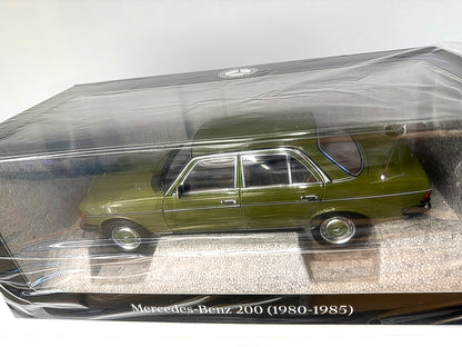 1:18 Norev Mercedes-Benz 200 W123 agavengrün 1980/85 full opening Dealer Edition